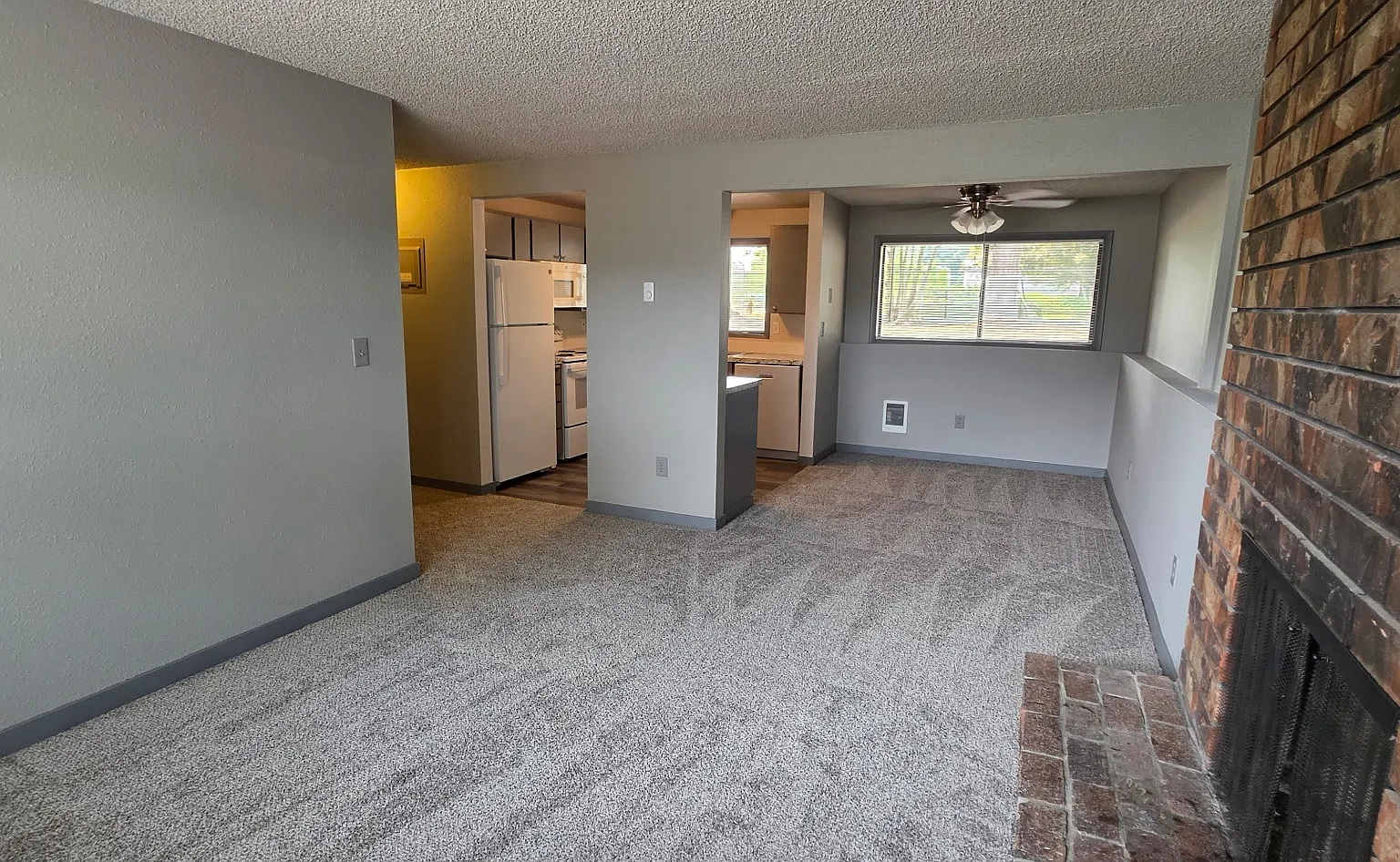 2 bed, 950 sqft, $1,400 — Photo 3