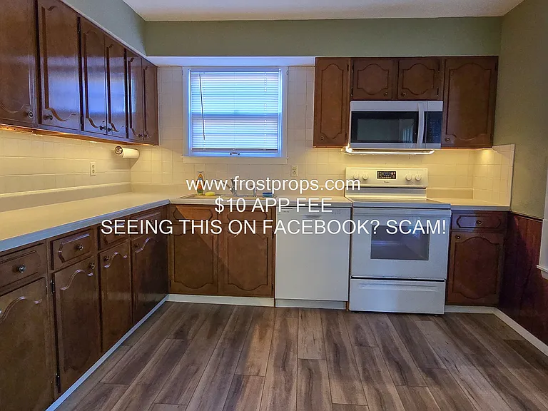 1310 Whitney Ln — Photo 7