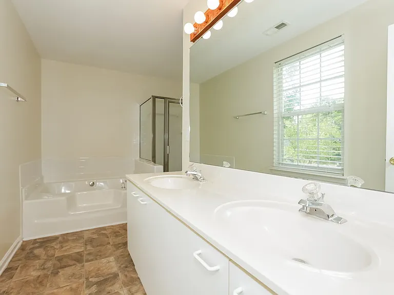 3605 Arthur St — Photo 10