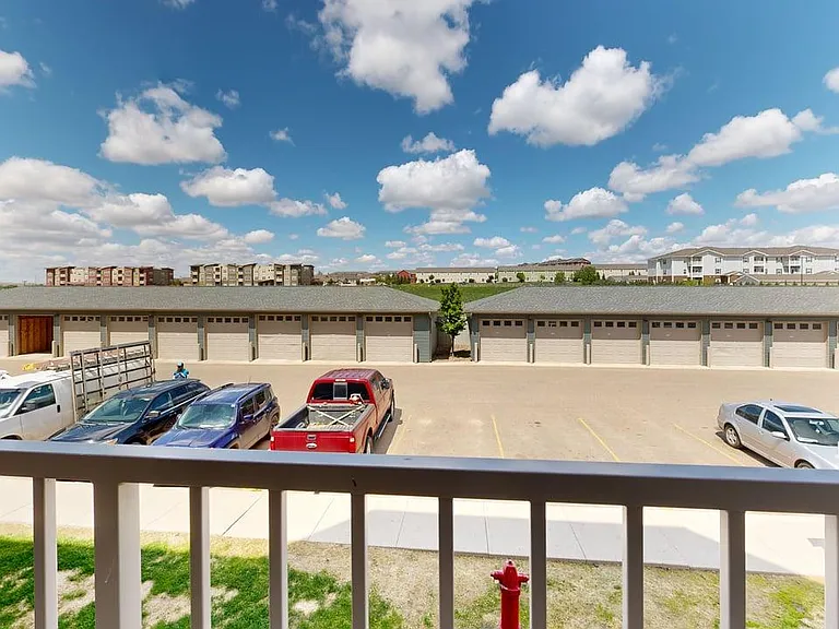 Eagle Crest Apartments — Photo 51