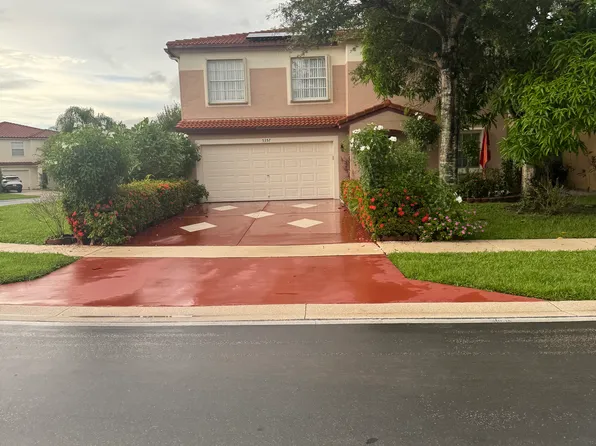 5357 Rivermill Ln, Lake Worth, FL 33463