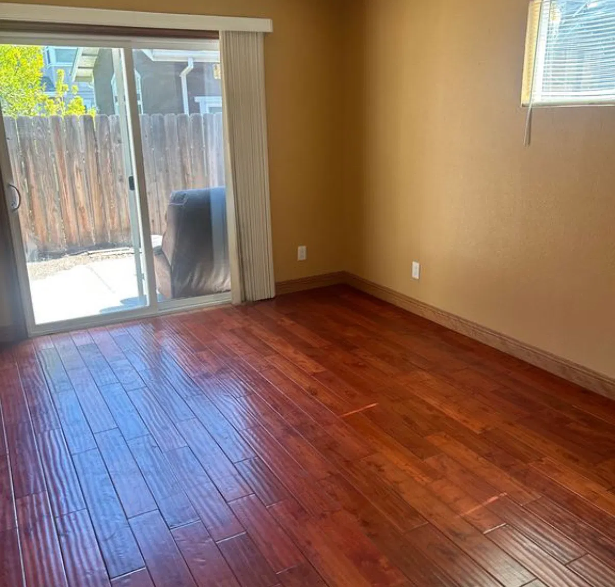 1 bed, 696 sqft, $3,000 — Photo 3