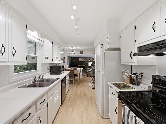 2nd image of 4130 W Ramsey AVENUE