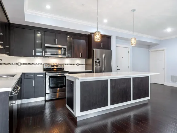 14885 60th Ave #302, Surrey, BC V3S 1R8