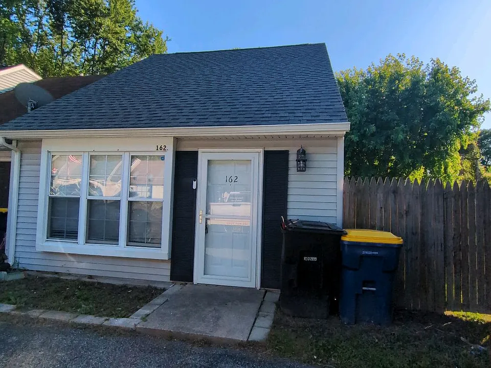 162 Spruance Rd #1