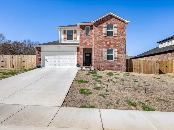 1984 Larkspur St, Springdale, AR 72762