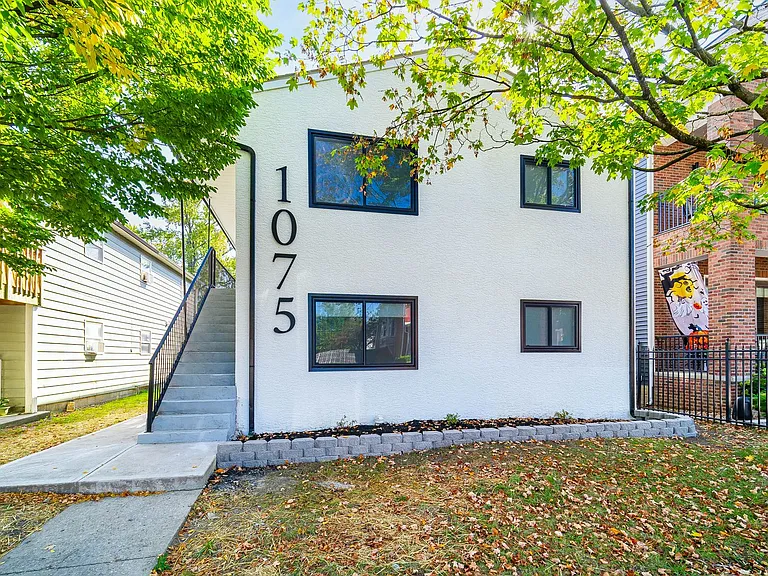 1075 Oak St — Photo 20