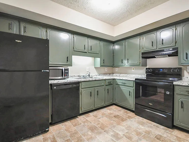 1710 Baltimore Dr — Photo 5