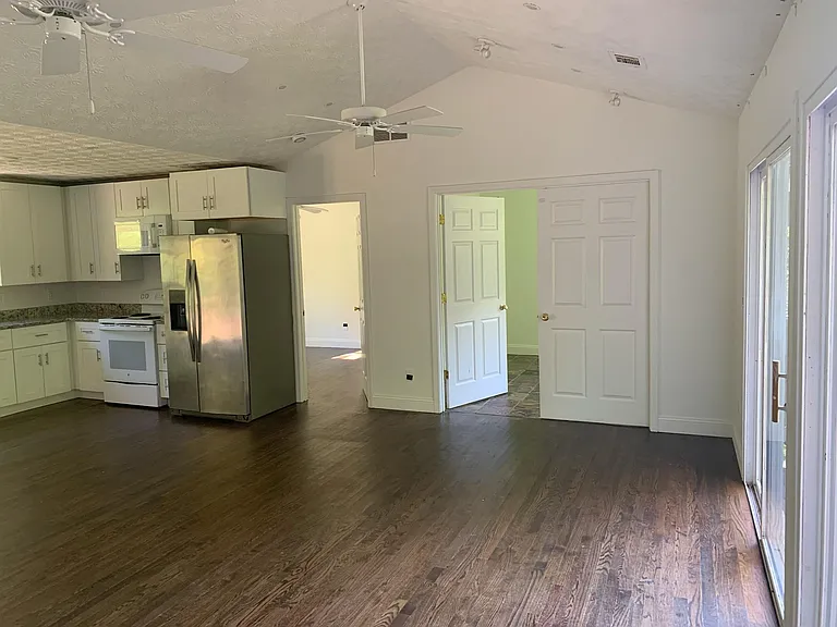 1512 Upper Sassafras Pkwy — Photo 10