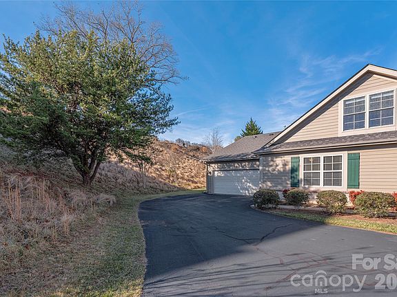 3rd image of 122 Outlook Cir