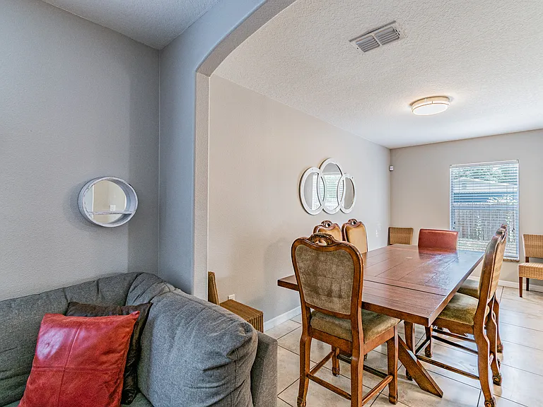 2907 W Chestnut St — Photo 17