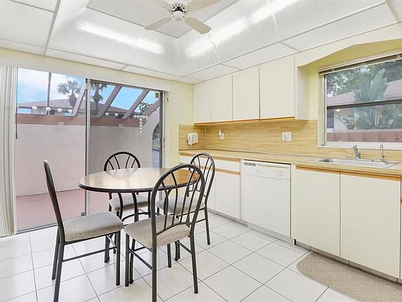 5th image of 13759 Date Palm Ct APT A