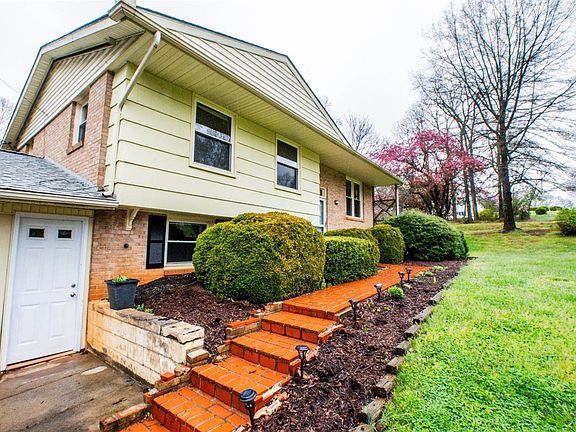 2nd image of 1640 Rainbow Forest Dr