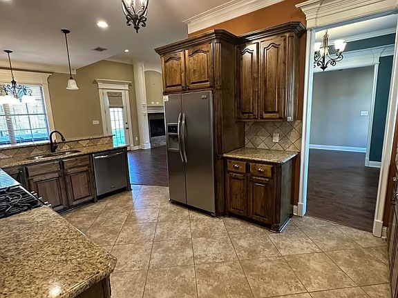 5th image of 1702 Decatur Dr