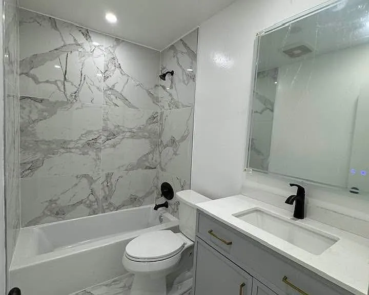 4461 SW 34th Dr — Photo 2