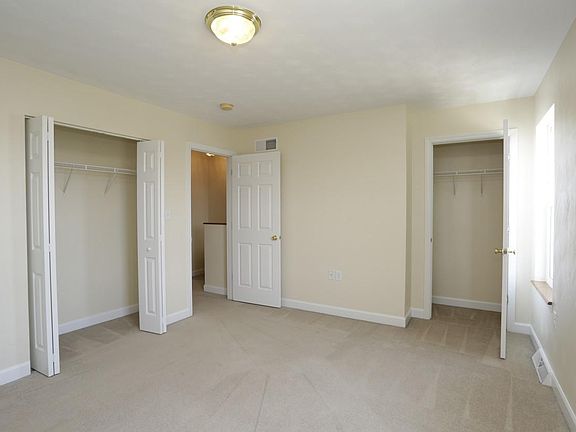 3rd image of 307 Brittany Ct APT 201