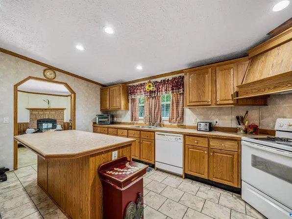 20 County Road 371, Centre, AL 35960