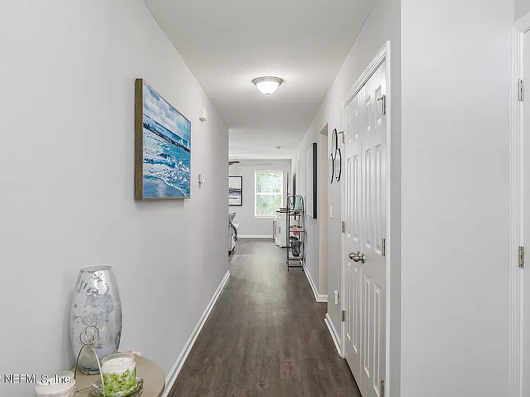 4114 Collins Rd — Photo 2