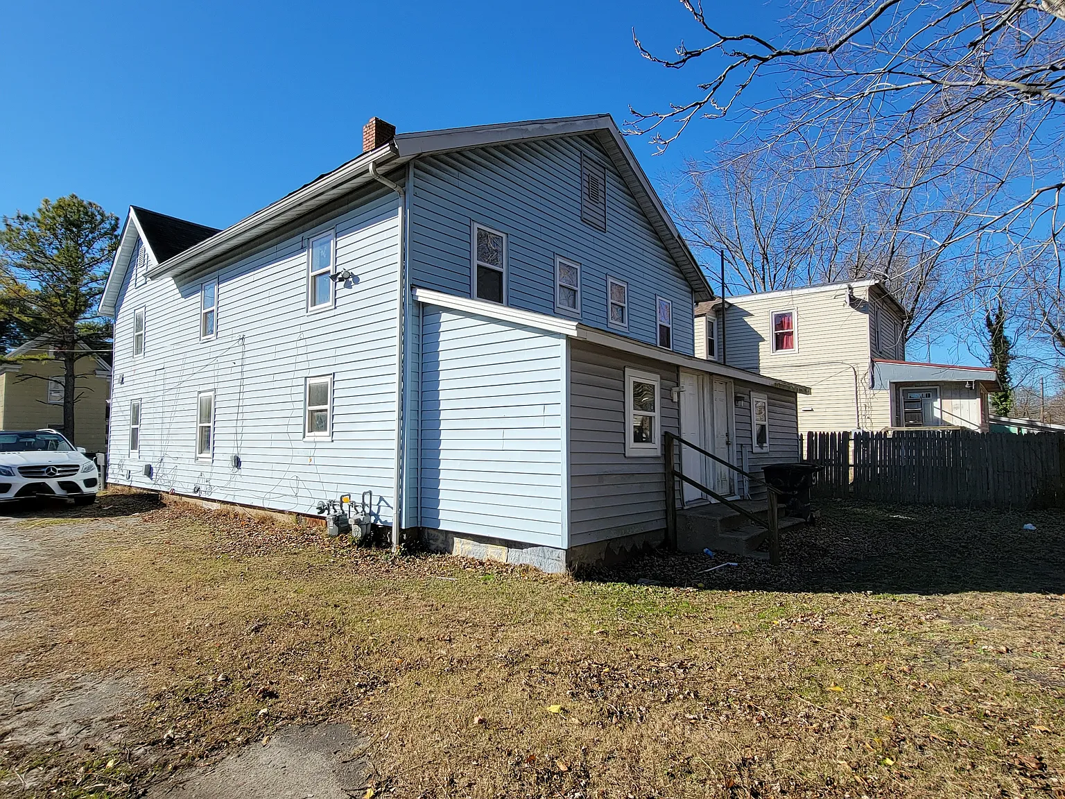 519 East Isabella Street - 1 — Photo 3