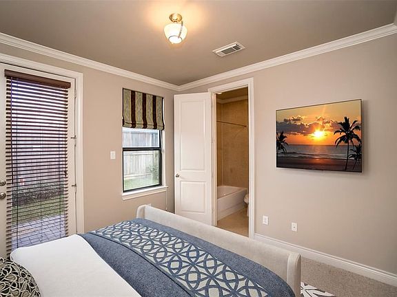 4th image of 2218 Hilshire Lake Dr