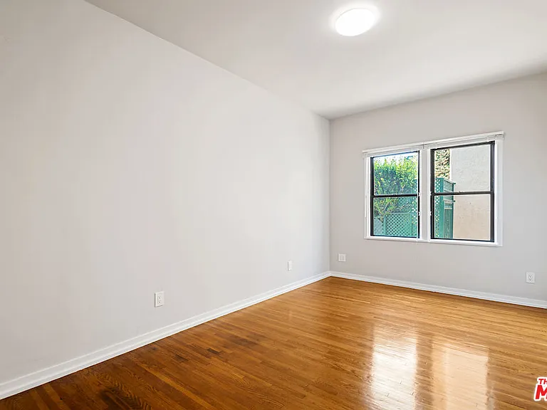751 N Croft Ave #1/2 — Photo 15