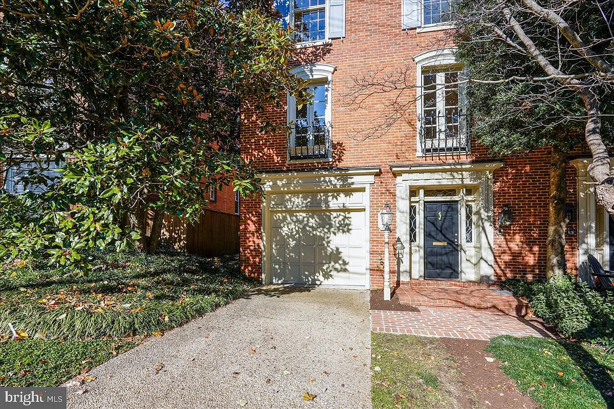 3093 Ordway St NW photo 1