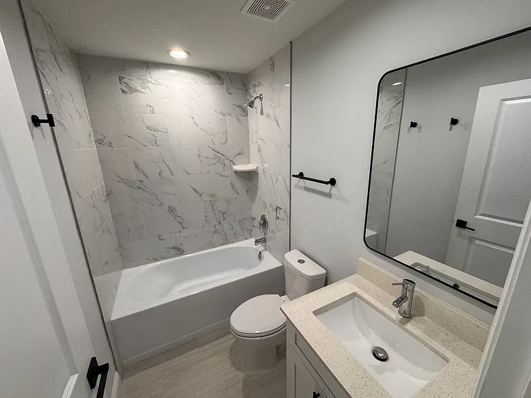 4100 Mendoza Ave — Photo 16