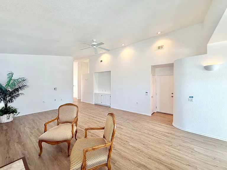 26805 China Dr — Photo 6
