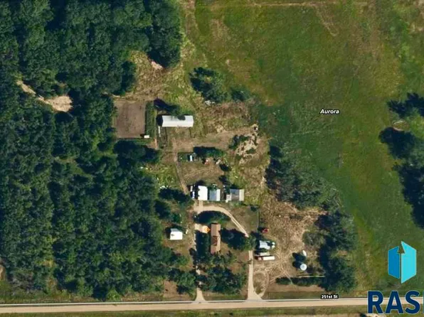 39242 251st St, Plankinton, SD 57368