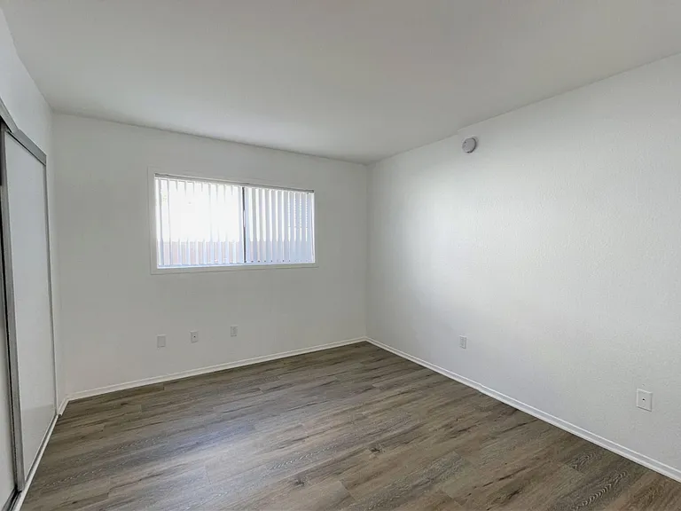 5300 Kester Avenue — Photo 13