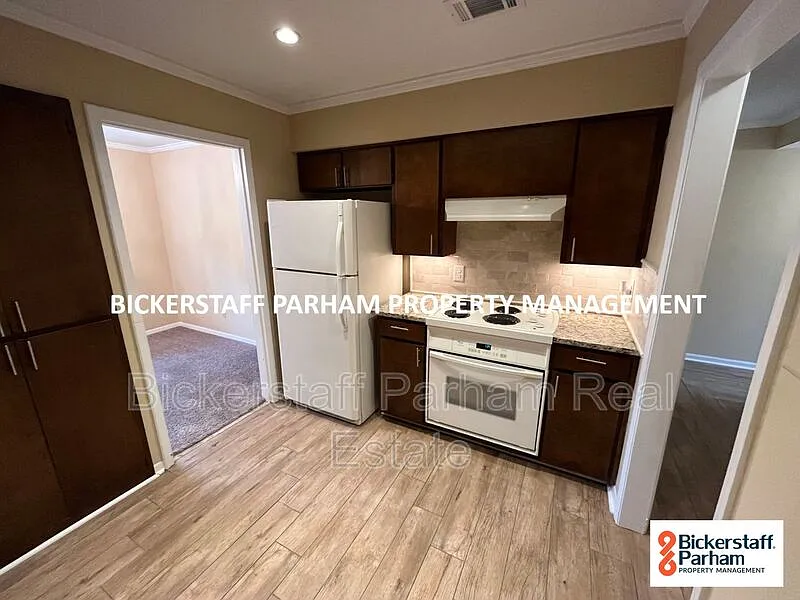 2 bed, 1.5 bath, 1359 sqft, $1,195 — Photo 3