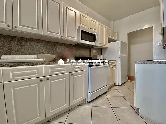 Rented by Sovereign Associates | media 7