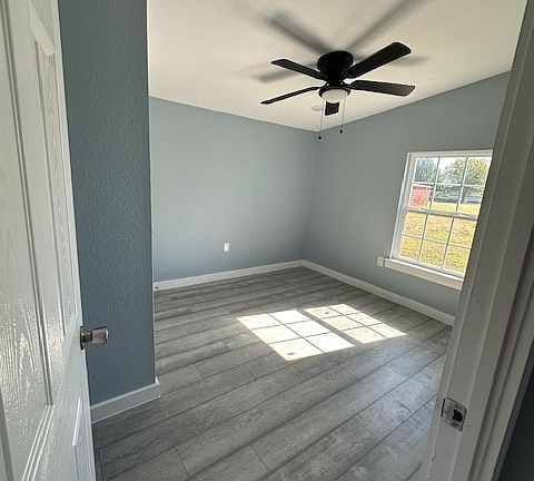 5th image of 2491 Live Oak Rd