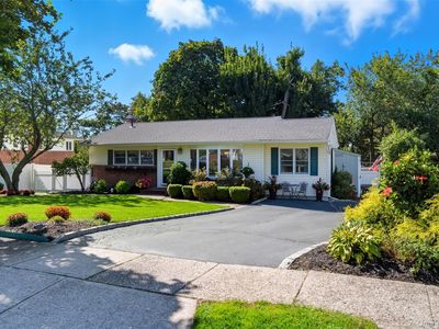 12 Putnam Court, Commack, NY, 11725