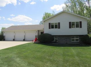 1305 Western Ave, Manvel, ND 58256