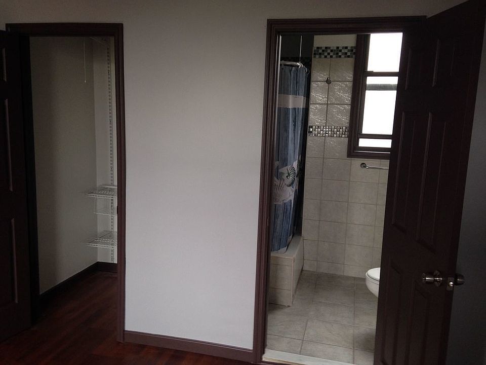 2nd image of 927 Onderdonk Ave APT 2F