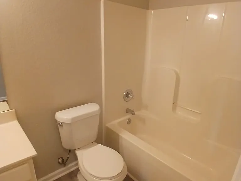 305 Brookview Dr — Photo 12