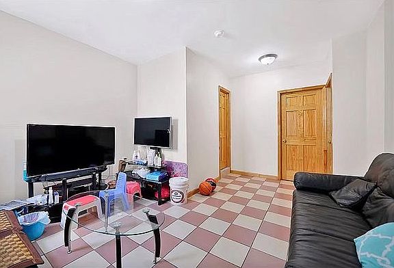 3rd image of 6726 13th Ave Floor 2