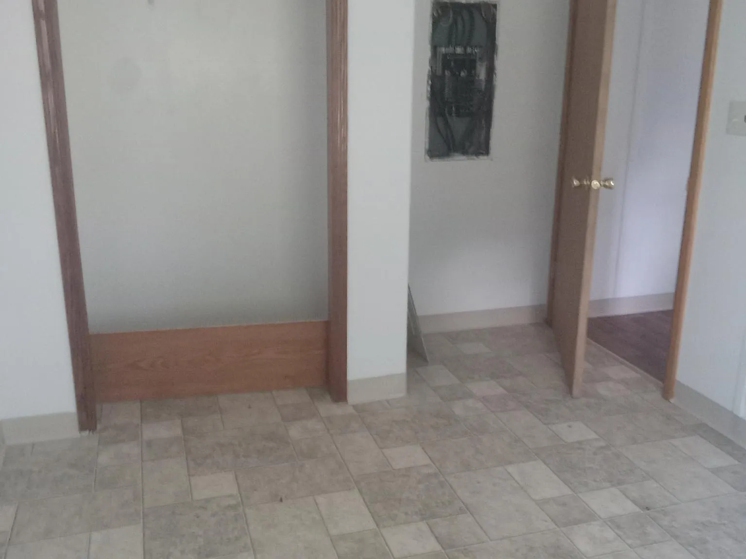 2 bed, 994 sqft, $1,350 — Photo 2