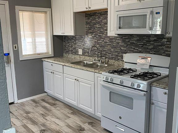 Kitchen with natural gas