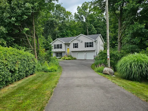29 Bridle Trail Drive, Naugatuck, CT 06770