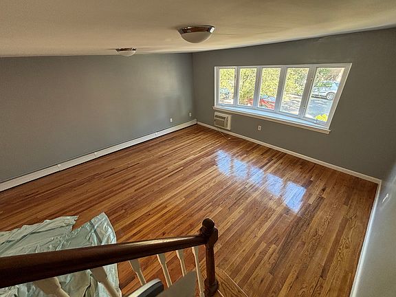 3rd image of 3938 Harper Ave #1