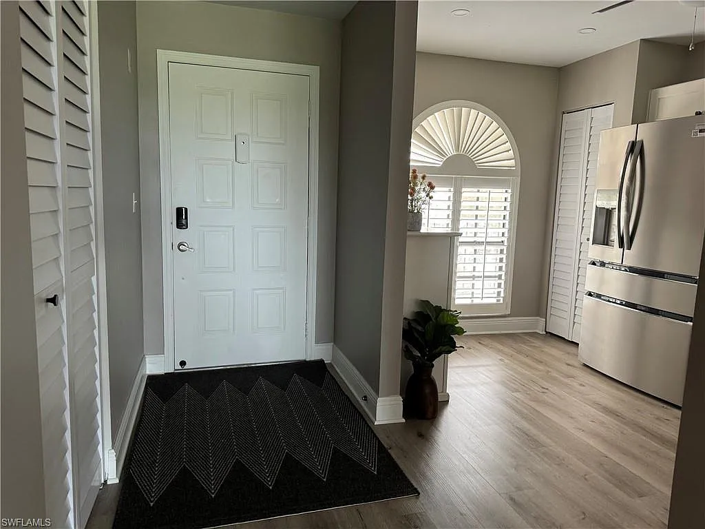 2 bed, 2.0 bath, 1125 sqft, $4,000 — Photo 2