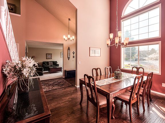 Vaulted Entry and Dining