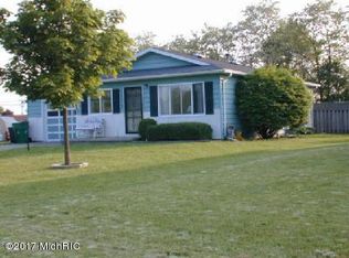 1002 Greenlawn Dr, Sturgis, MI 49091