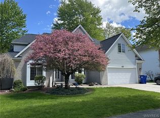 43 E Pinelake Dr, Williamsville, NY 14221