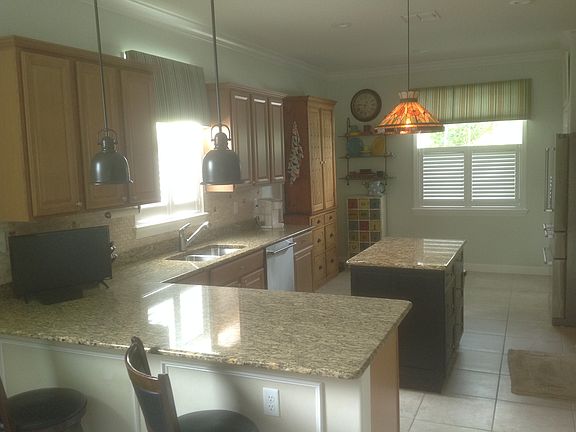 2nd image of 6623 Pico St