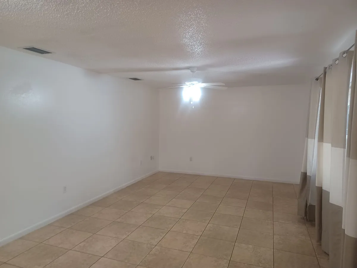 Building Photo - 4808 Lucaya Dr