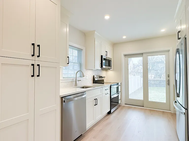 40 Walter St #A — Photo 25