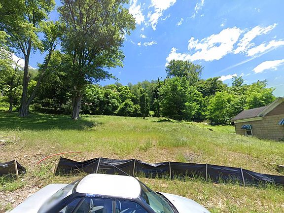 2nd image of 412 Christiana St